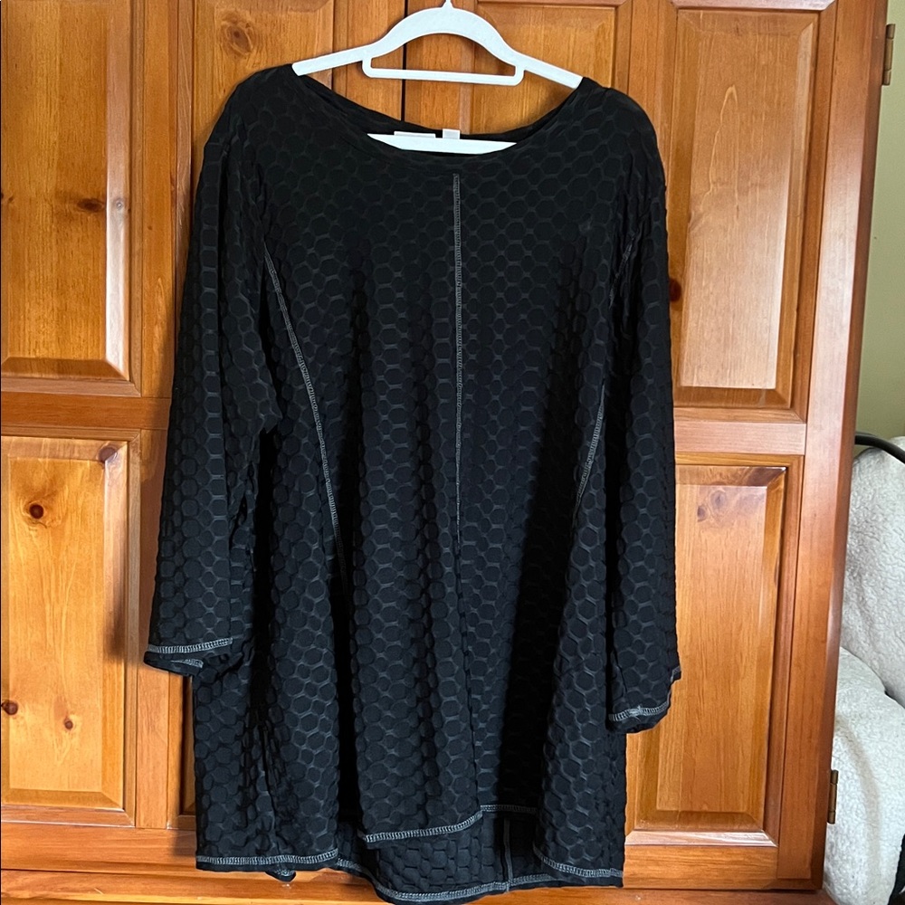 EUC Logo by Lori Goldstein Black Textured Long Sleeve Top